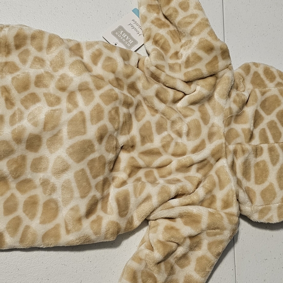 Adorable Giraffe Print Baby Robe - Picture 3 of 4